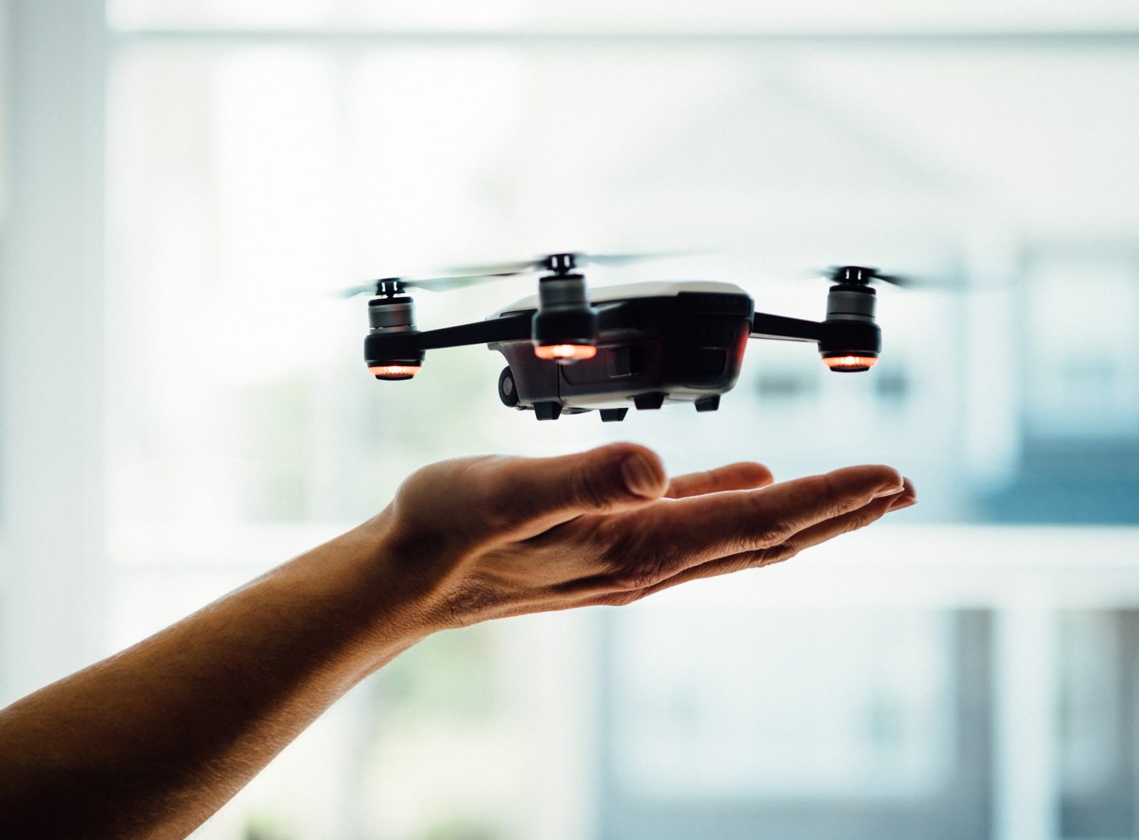 Cómo los drones simplifican la gestión de inventario